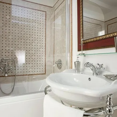 Historic Penthouse With 360 Views Apartamento